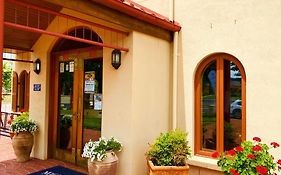 Tuscan Villa In Myrtleford